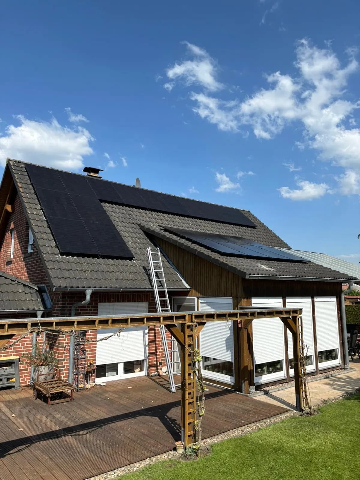Erfolgreich umgesetztes PV-Komplettsystem inklusive Speicherlösung auf einem neuwertigen Wohnhaus in Wietze